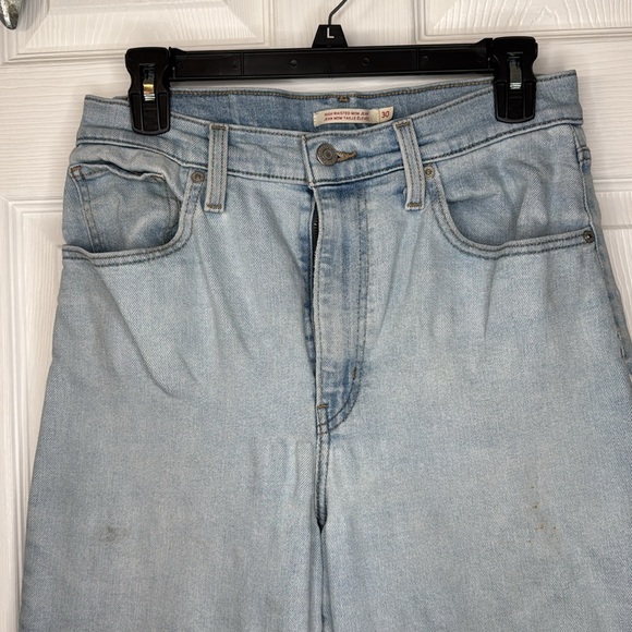 LEVIS Women’s Stretch High Waisted Mom Light Blue Jeans. Sz 30. - Picture 5 of 5